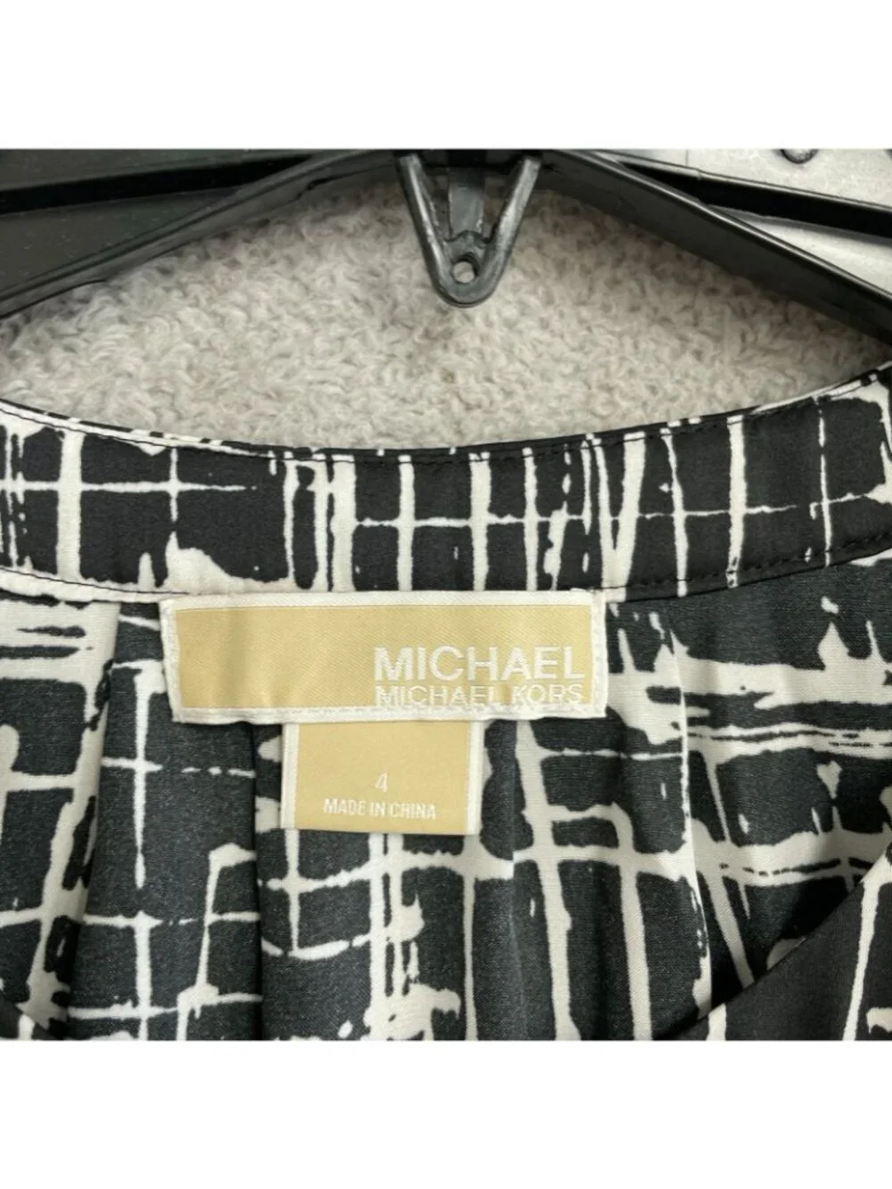 Michael Kors Women's 4 Abstract Sleeveless Ruffle Chiffon Blouse P0268
